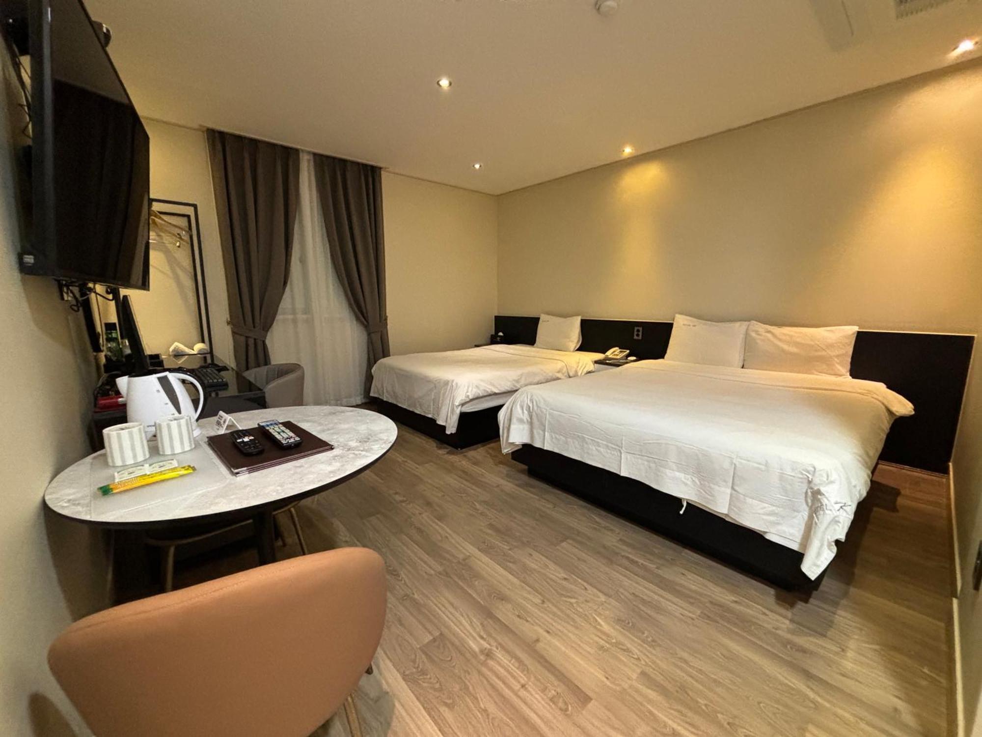 Cheonan K Hotel Екстер'єр фото